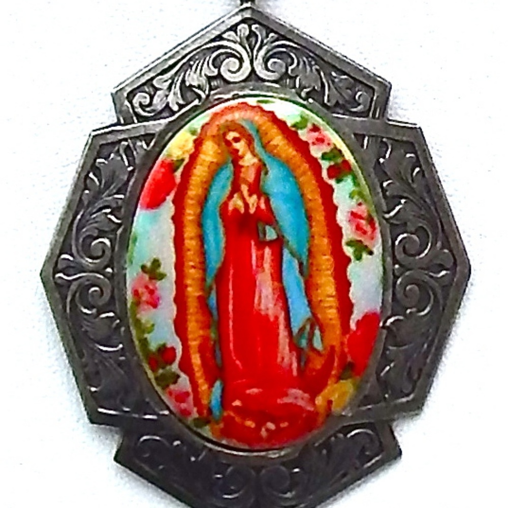 GASOLINE GLAMOUR ROSE GUADALUPE CAMEO NECKLACE